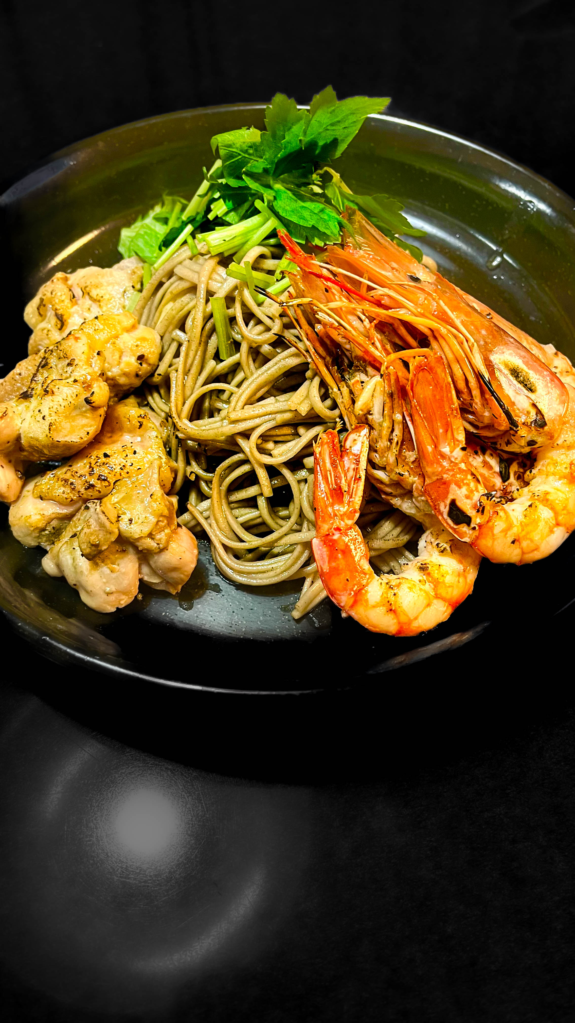 炙り鶏と車エビのパスタ風そば